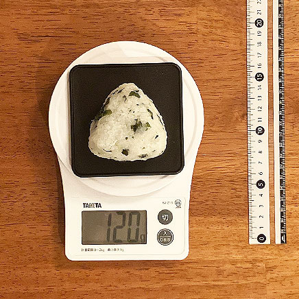 1個分のわかめしらすおにぎり