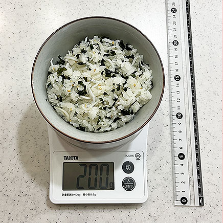 茶碗（大）1膳分のわかめしらすご飯
