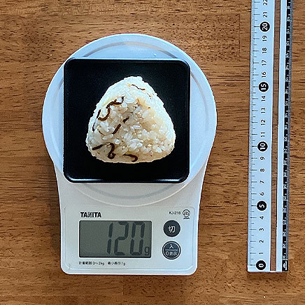 1個分の塩昆布チーズおにぎり