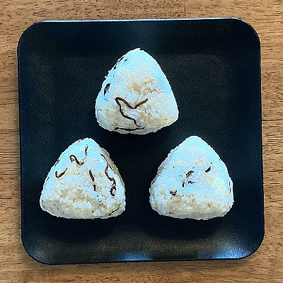 塩昆布チーズおにぎり