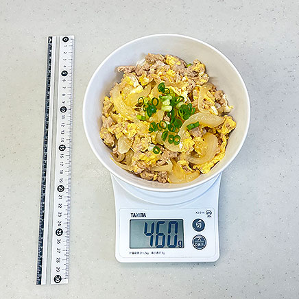 丼(大)1杯分の鶏ひき肉の親子丼