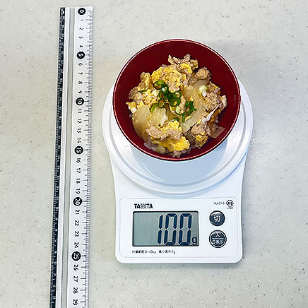 小椀1杯分の鶏ひき肉の親子丼