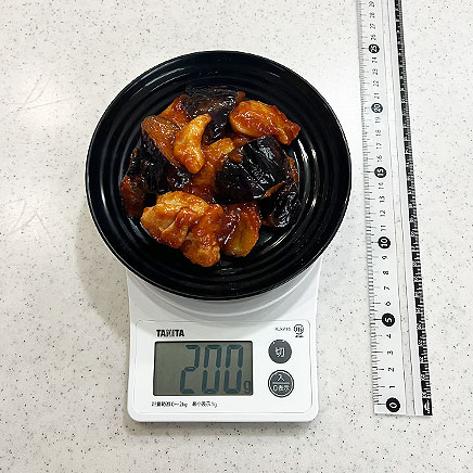 中皿1皿分の鶏肉となすの甘酢あん