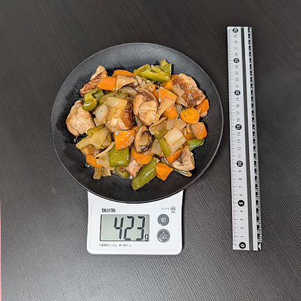 中皿1皿分の鶏肉の黒酢炒め
