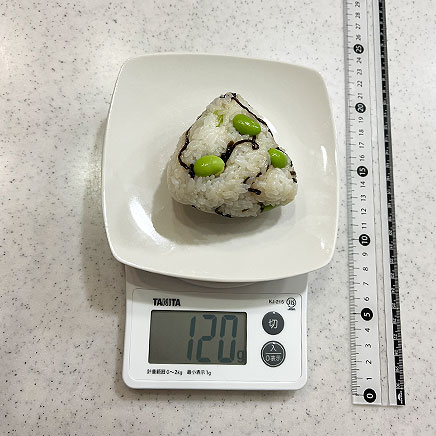 1個分の枝豆塩昆布おにぎり