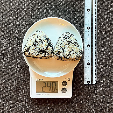 2個分の梅ひじきおにぎり