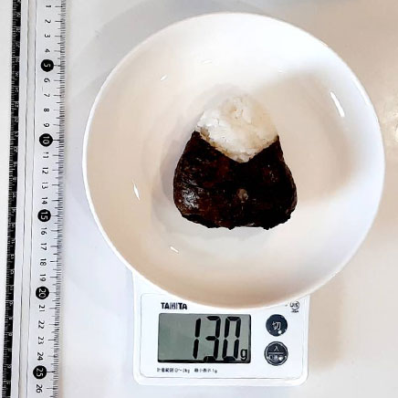 1個分のエビマヨおにぎり