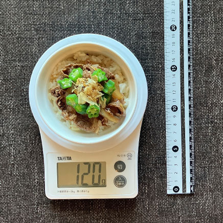 丼（小）1杯分のかつぶしオクラ牛丼