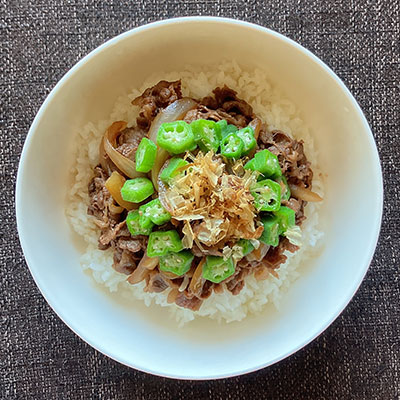 かつぶしオクラ牛丼