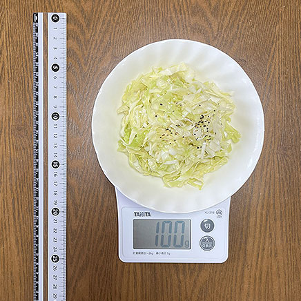 深皿1皿分のキャベツのオリーブオイルサラダ