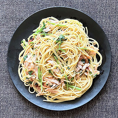 クレソンとベーコンのペペロンチーノパスタ