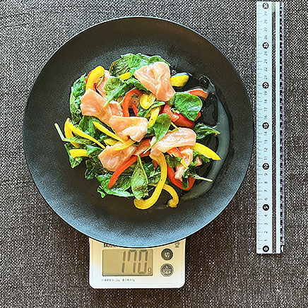 大皿1皿分のサーモンサラダ