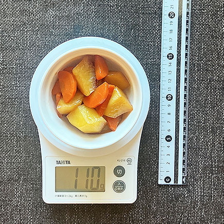 深皿(小)1皿分のじゃがいもと人参の煮物