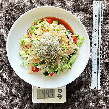 大皿1皿分のじゃこサラダ