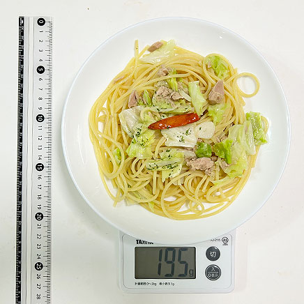 中皿1皿分のツナとキャベツのペペロンチーノ