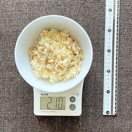 茶碗(中)1杯分のたもぎ茸の炊き込みご飯