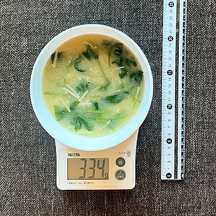 汁椀(中)1杯分のほうれん草とえのきの味噌汁