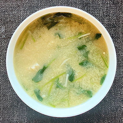 ほうれん草とえのきの味噌汁