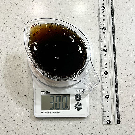 300ml分のラムコークの重量