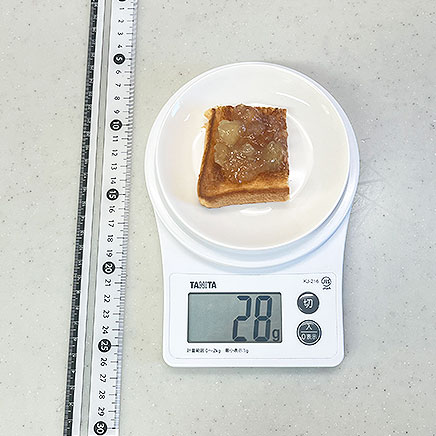 食パン1/4枚分のりんごジャムトースト