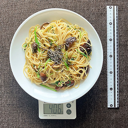 大皿1皿分の干ししいたけの和風パスタ