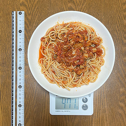 大皿1皿分の鯖缶とトマト缶のパスタ