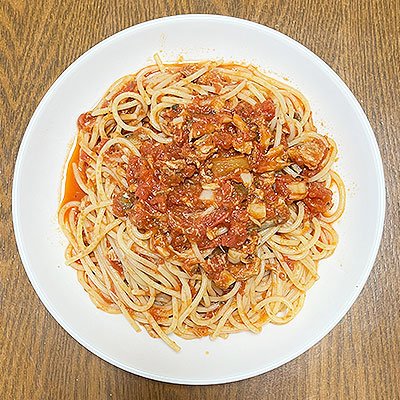 鯖缶とトマト缶のパスタ