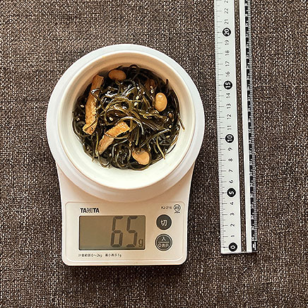 深皿（小）1皿分の切り昆布と油揚げの煮物