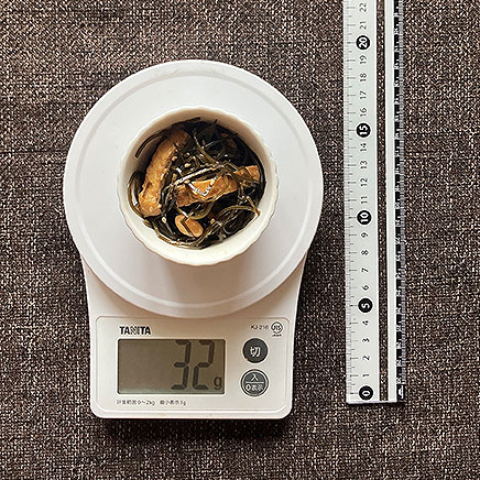 小鉢1杯分の切り昆布と油揚げの煮物