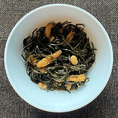 切り昆布と油揚げの煮物