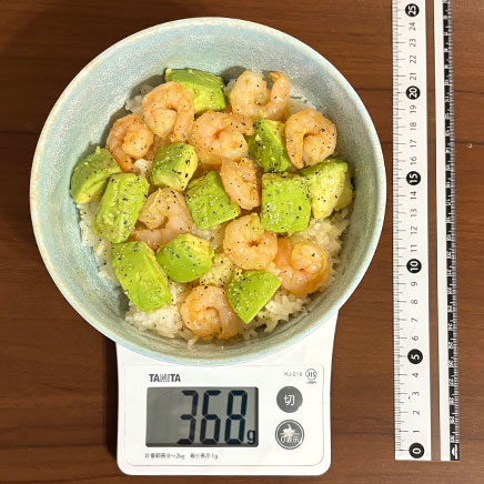 丼1杯分のエビアボカド丼