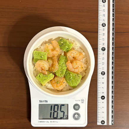 小鉢1杯分のエビアボカド丼