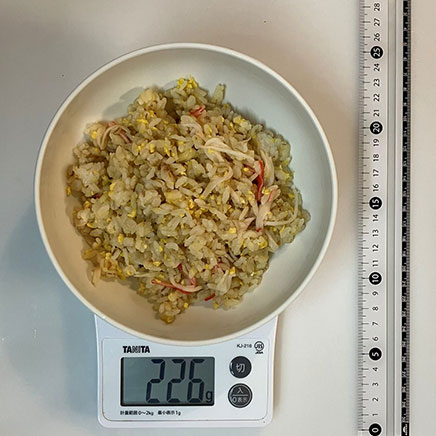 お椀(中)1杯分のカニカマチャーハン