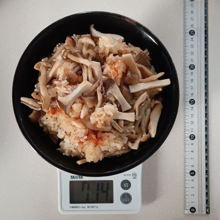 どんぶり1杯分のきのこおこわ