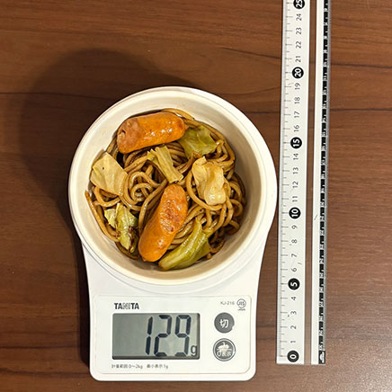 小鉢1杯分のウインナーの焼きそば